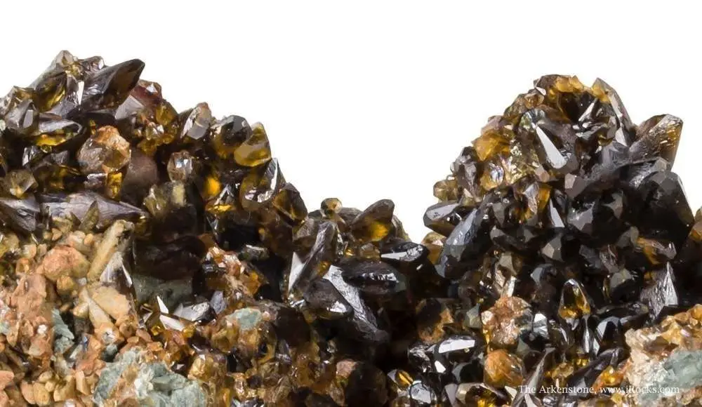 Makro görünümlü siderit minerali